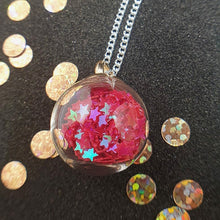 Lade das Bild in den Galerie-Viewer, Glass Ball Pendant Necklace
