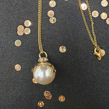 Cargar imagen en el visor de la galería, Star Adorned Pearl Necklace
