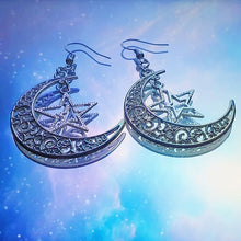 Afbeelding in Gallery-weergave laden, To The Moon and Back Earrings

